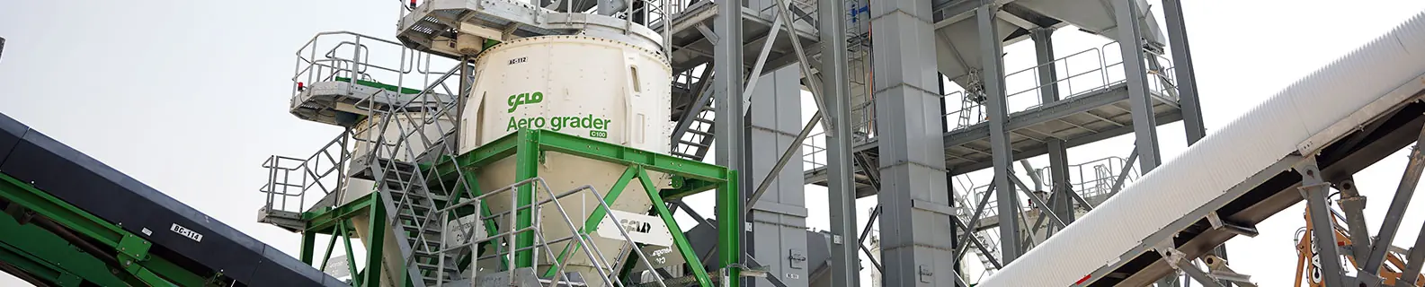 Photograph of the four-unit Aerograder air-classification plant installed in the Abu Dhabi desert