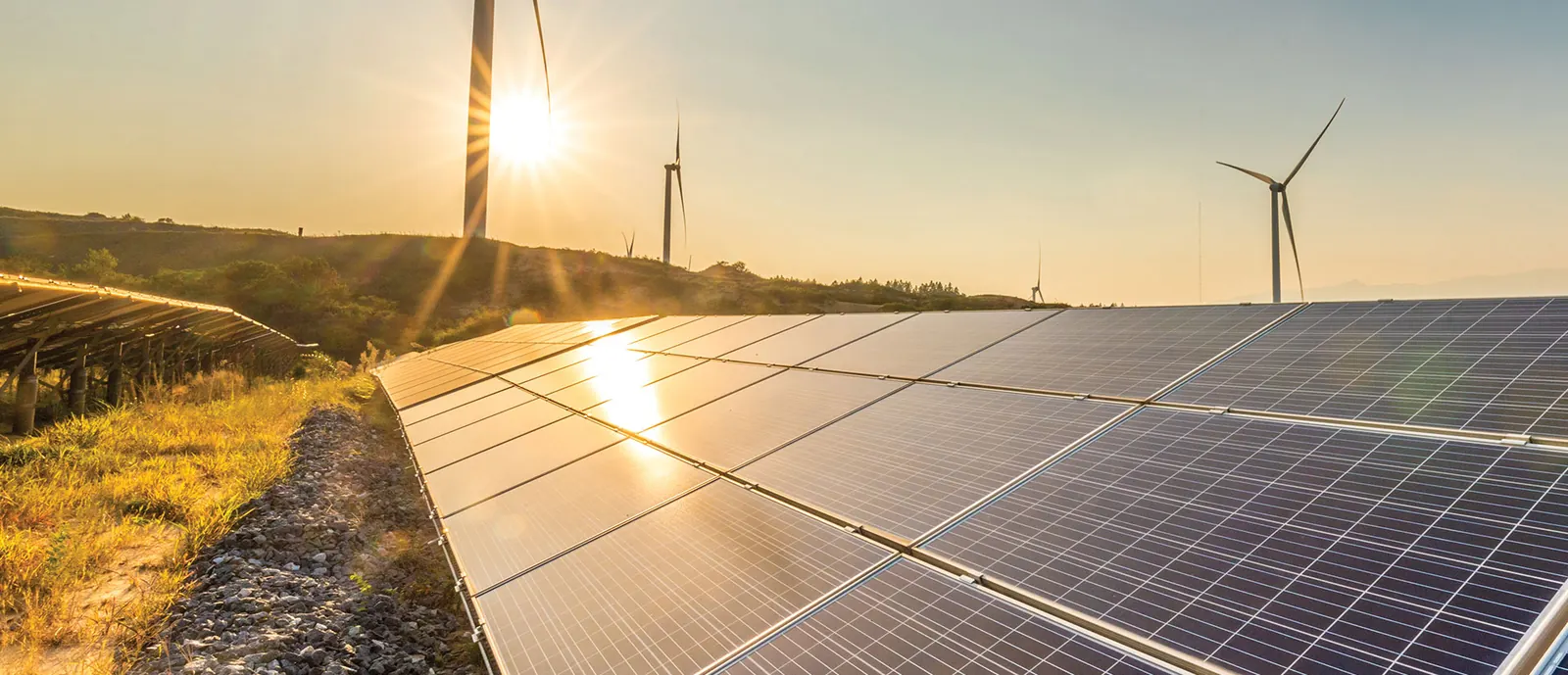 Silica sand processing for solar glass