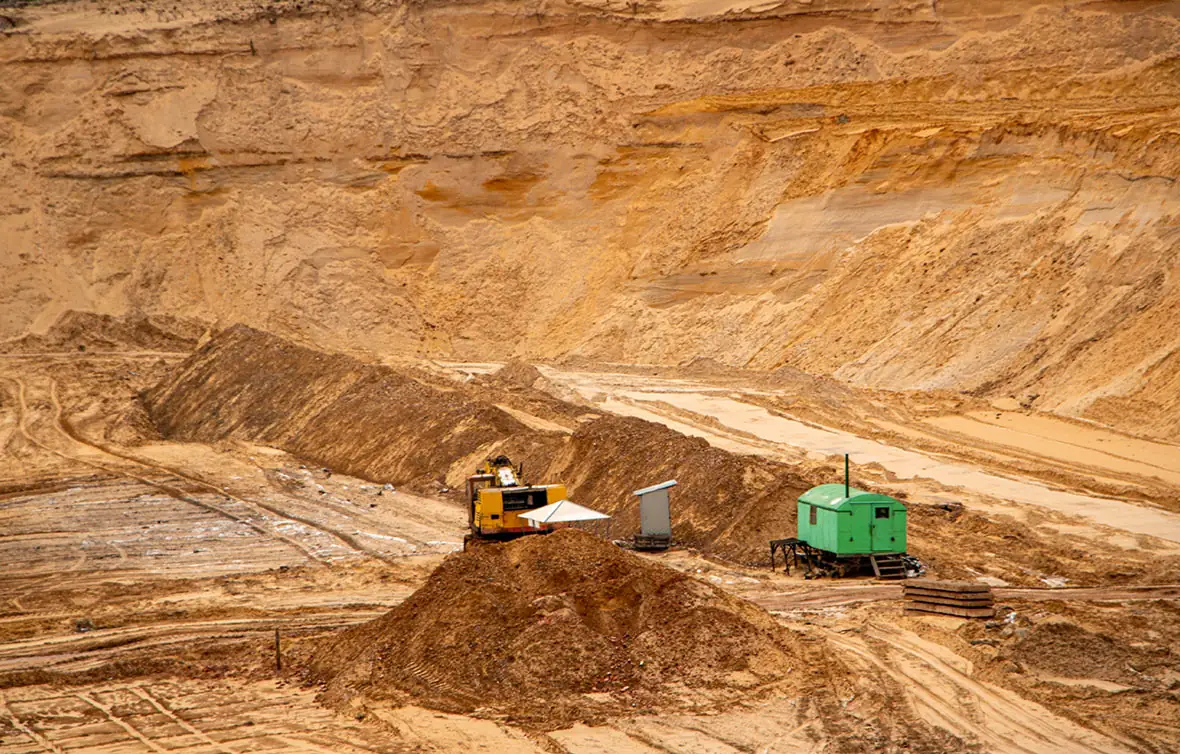 Precision-Engineered Silica Sand for High-Performance Metal Casting: photo 1