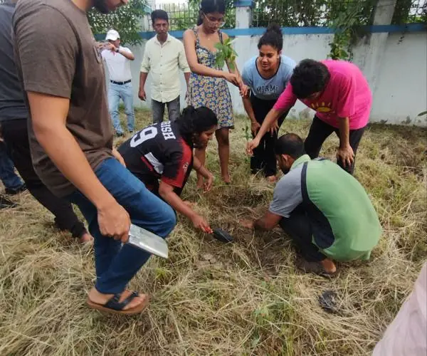 Sand Grains Foundation leads tree planting campaign in Kolkata: photo 4