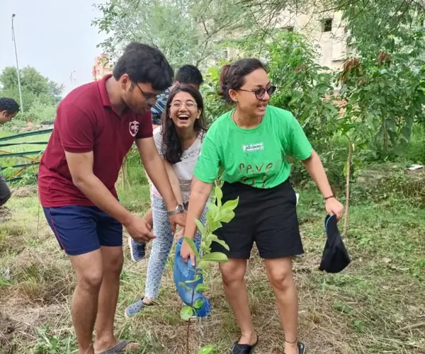 Sand Grains Foundation leads tree planting campaign in Kolkata: photo 5