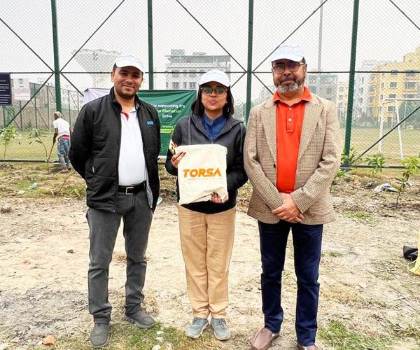 The Sand Grains Foundation plants 200 Saplings at Green Verge 5, New Town, Kolkata